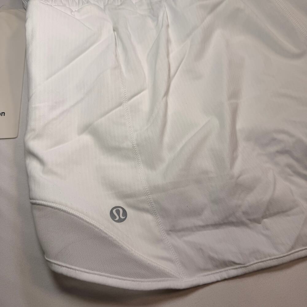 Lululemon Hotty Hot Shorts Size 12 White 2.5” Run Swift Lined - Picture 6 of 9